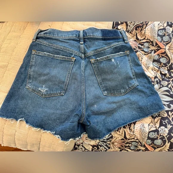 Abercrombie & Fitch Curve Love High Rise 4” Denim Shorts EUC - Picture 3 of 4